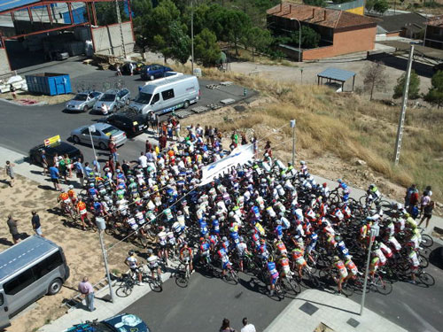 Inauguración de la XXX vuelta ciclista Bajo Aragón Caspe 2013. Cadetes